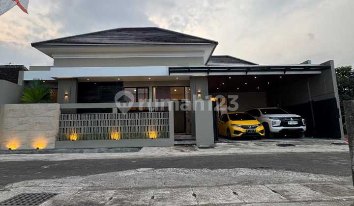 Rumah Mewah Strategis Dekat Kampus Uii Sleman Jogja Rumah Mewah Strategis Dekat Kampus Uii Sleman Jogja