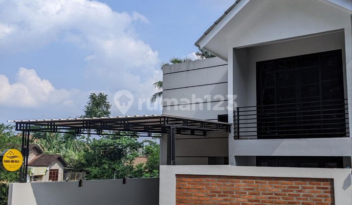RUMAH VILLA SIAP HUNI PRIVAT POOL DALAM PERUMAHAN GAMPING JOGJA