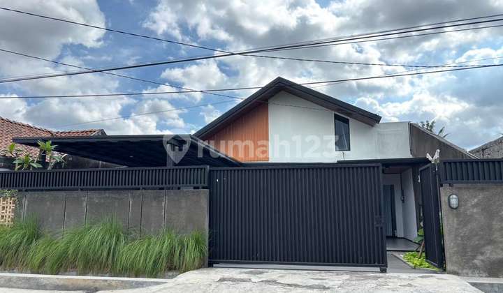 RUMAH LUAS DAN ELEGAN DI SLEMAN DEKAT UGM UII JOGJA