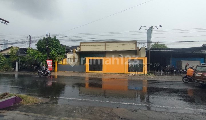 FOR RENT: SPACIOUS WAREHOUSE IN BANTUL MANGKU, MAIN ROAD ACCESS TO NYIA