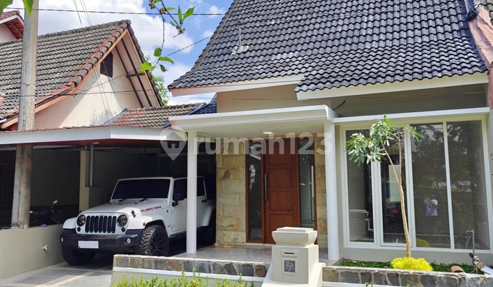RUMAH CANTIK MODERN DALAM PERUMAHAN DEKAT AL AZHAR DAN UGM JOGJA 1