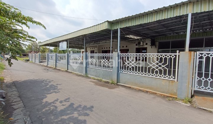 SPACIOUS HOUSE SUITABLE FOR OFFICE STRATEGICALLY LOCATED ON GODEAN STREET JOGJA