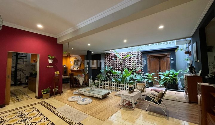 RUMAH MEWAH KLASIK MODERN DI PUSAT KOTA DEKAT GODEAN JOGJA RUMAH MEWAH KLASIK MODERN DI PUSAT KOTA DEKAT GODEAN JOGJA