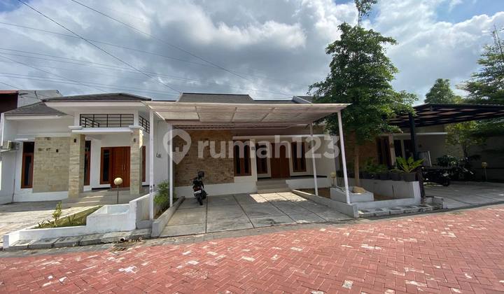 Minimalist House in a Housing Complex near Campus, Inside Jogja's Ringroad 2