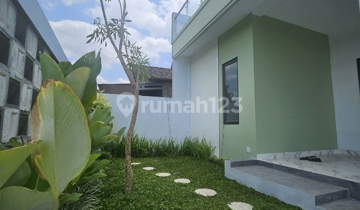 MINIMALIST MODERN HOUSE SUITABLE FOR YOUNG COUPLES IN SLEMAN YOGYA 2