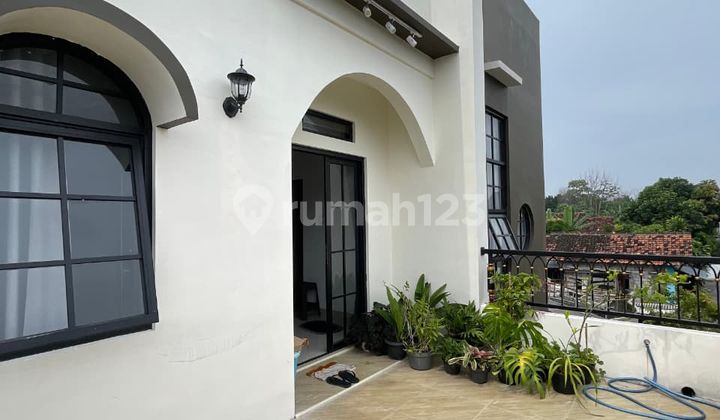 Jual Kost Ekclusive Rumah Induk Furnished & Ruang Usaha Butiknya