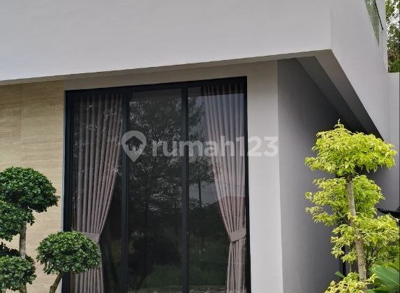 Sell Beautiful Exclusive House in Wates City Center with Umrah Bonus 2