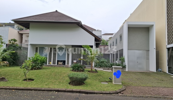 For Sale: Villa Concept House with Lake & Golf View, Crown Pondok Hijau Golf Summarecon Serpong