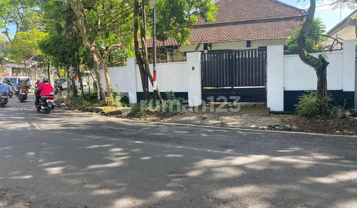 Rumah Jual, Jl. Buring (YN)