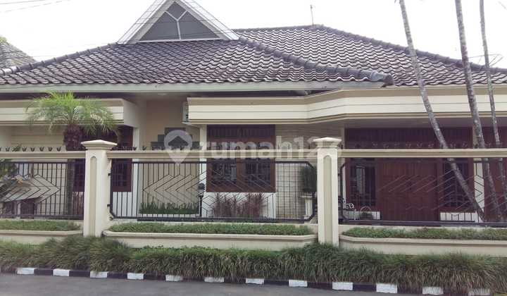 House for Sale, Kaluta St. House for Sale, Kaluta St.