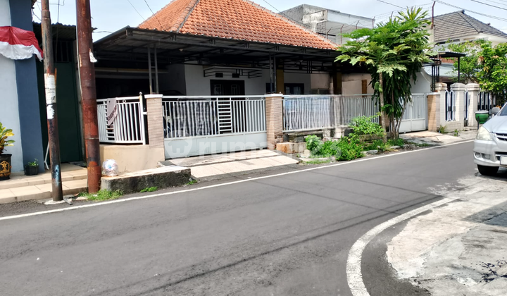 Rumah Jual, Jl. Bantaran Indah (AH)