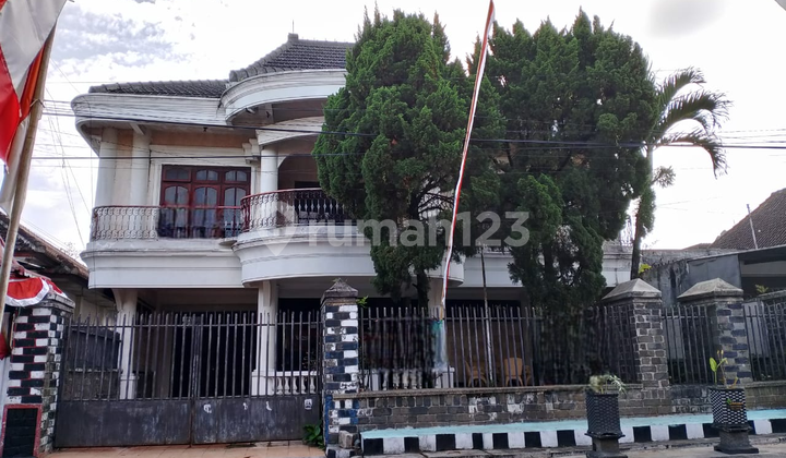 Rukost For Sale, West Kaliurang Street