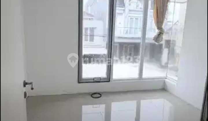 Disewa Rumah Green Court 2 Lantai Siap Huni