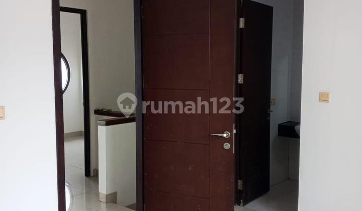 Disewakan Rumah Green Lake City Cluster East Asia