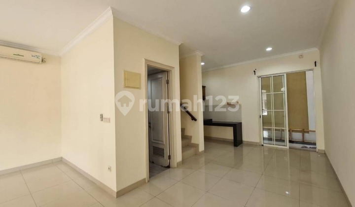 For Sale Comfortable House Green Lake City Cluster Europe For Sale Comfortable House Green Lake City Cluster Europe