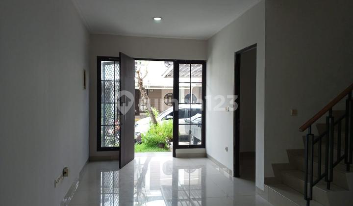 Disewakan Rumah Green Lake City Cluster East Asia 2