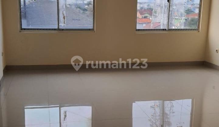 Disewa Ruko Termurah Green Lake City Hadap Jalan Raya Siap Huni