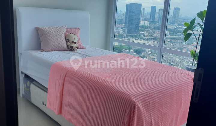 Disewakan Apartemen 2+1Br Lockoff Puri Mansion Full Furnished