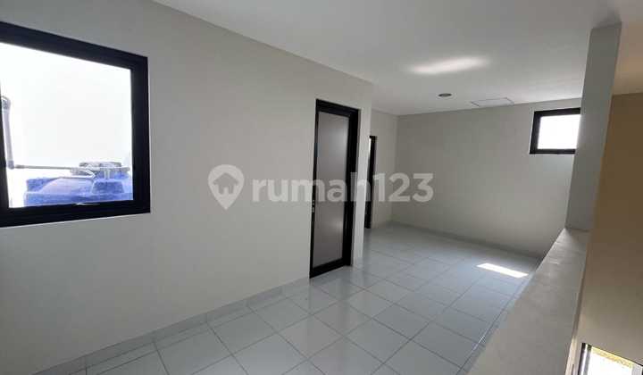 RUMAH SIMPLE HANGAT DAN RAPI LOKASI SETRATEGIS DI SOLO BARAT