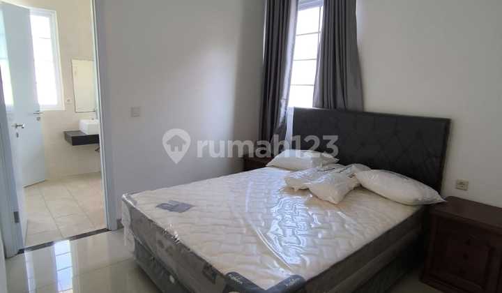 Disewakan Rumah Rapi De Park Bsd