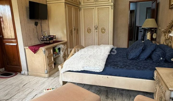 Beautiful House With Swimming Pool Puspita Loka Bsd 2