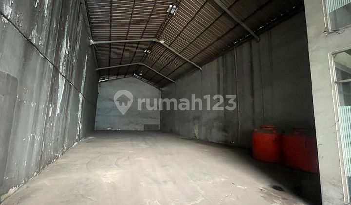 Warehouse Co. Majestic Kosambi