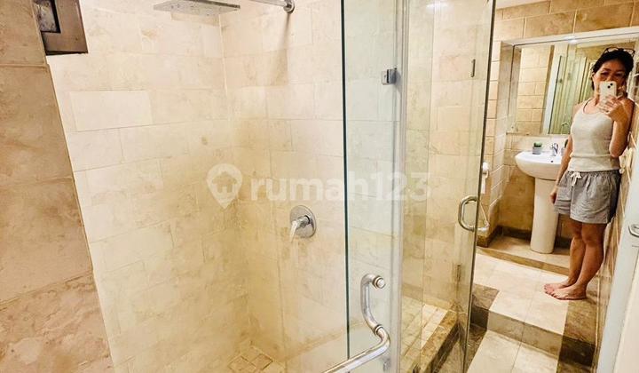 Selling 3 Bedroom Apartment in Tamana Rasuna, Low Floor, Casagrande View, Well-Furnished Condition. 2