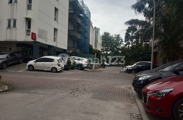 Rumah Kost, lokasi Prima dekat pusat bisnis, pasti untung, harga nego, Jl. Lincoin DR, Jl. Newton, Lippo Karawaci