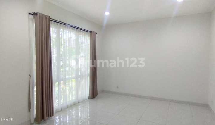 disewa rumah strategis tengah kota jarang ada, kondidi rapih terawat, siap huni de park cluster cajuputy bsd city 2