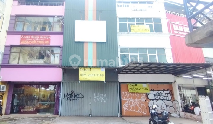 For quick sale: 2-story shophouse on Raya Serpong km 8, opposite Les Belles Maison residential area, Serpong, South Tangerang
