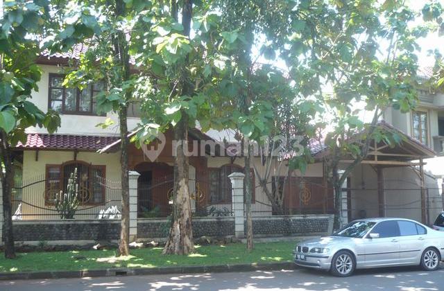 For quick sale, a tidy house in Puspita Loka, BSD City, strategically located near Taman Kota 1 and Al-Azhar School. 2