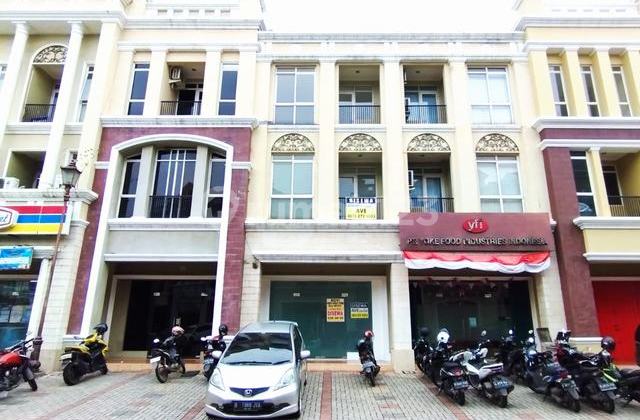 Quick sale shop house at Graha Boulevard Gading Serpong Tangerang, strategic front location, ready to occupy. Quick sale shop house at Graha Boulevard Gading Serpong Tangerang, strategic front location, ready to occupy.