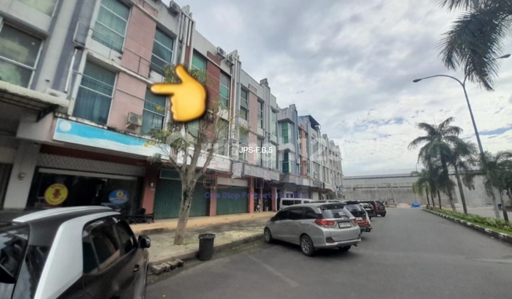 For Sale 3.5-Story Shop House in Central Business Sukajadi Batam Shop House at The Central Business Sukajadi Block B2 No. 03a, Sukajadi, Batam City, City of Batam, Riau Islands, Indonesia, 29432, Batam City 93.0 m²