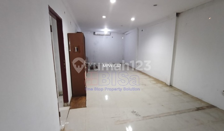 Warehouse for Rent in Tanah Mas Complex, Sei Panas, Batam Warehouse for Rent in Tanah Mas Complex, Sei Panas, Batam