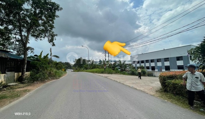 For Quick Sale: Industrial Warehouse in Sekupang Industrial Area, Batam. Warehouse located in the Industrial Area, Jl. Laks L Re Martadinata, Tanjung Pinggir, Sekupang, Batam City, Riau Islands, Indonesia, 29428, Sekupang 11.65 m² Semi Furnished HGB.