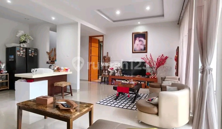 Dijual Rumah Mewah 2 Lantai Full Furnished di Grand Summit Batam. 2