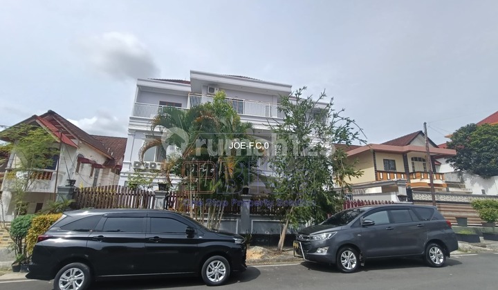 For Sale 3-Storey House in Rosedale Batam Centre Housing Complex.