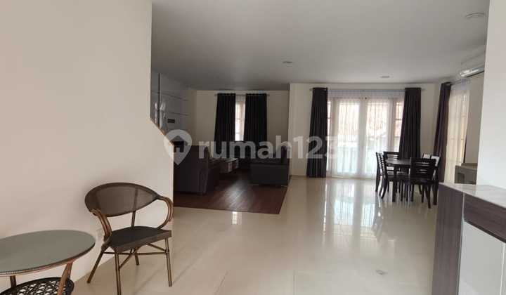 Disewakan Rumah Mewah dan Nyaman di Perumahan Villa Panbill. 2