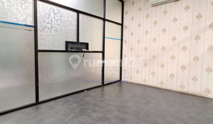 Dijual Ruko 3 Lantai,lokasi Sei Panas.