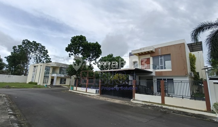 For Sale 3-Story House In Neo Coastarina 2