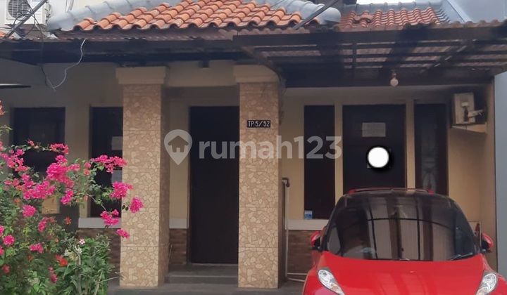 Rumah di Taman Parahyangan, Lippo Karawaci. Tangerang. Banten.