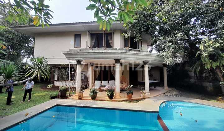 Rumah Duren Tiga Kolam Renang Strategis