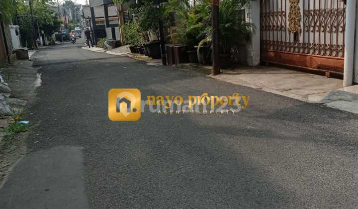 Nice House Strategic Location in Tebet, South Jakarta Nice House Strategic Location in Tebet, South Jakarta