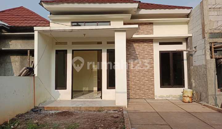 New Move-In Ready House in a Cluster Near the Toll Gate