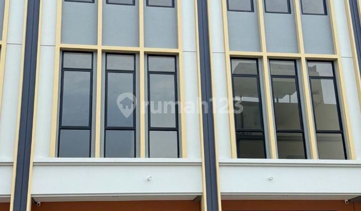 Disewakan Ruko Hudson 3 Lantai Arcade Double Facade Siap Bisnis