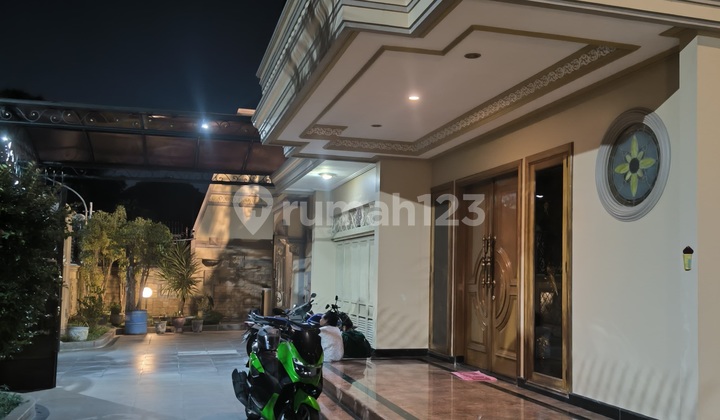 Rumah Mewah 2 Lantai Lokasi Strategis Di Pusat Kota Solo Baru 2