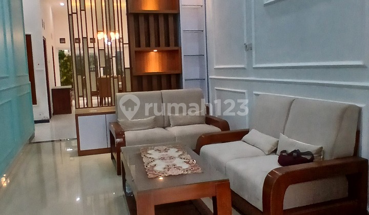 Jualan Rumah Mewah Lokasi Strategis Deket Luwes Gentan Solo Jualan Rumah Mewah Lokasi Strategis Deket Luwes Gentan Solo