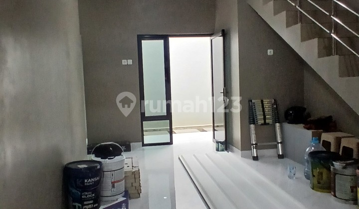 Rumah 2 Lantai Lokasi Strategis di Gentan Solo 2