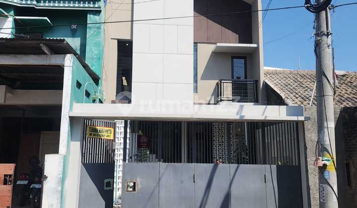 Strategic Location 2-Story Boarding House Near Solo DPRD Office