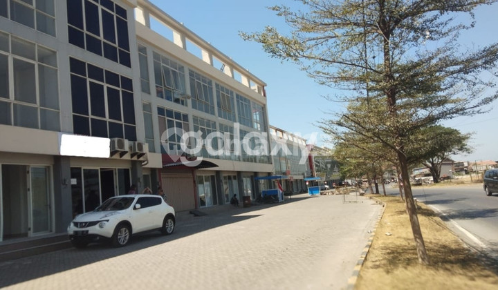 Ruko 3 Lantai di Royal Crown Tambakoso